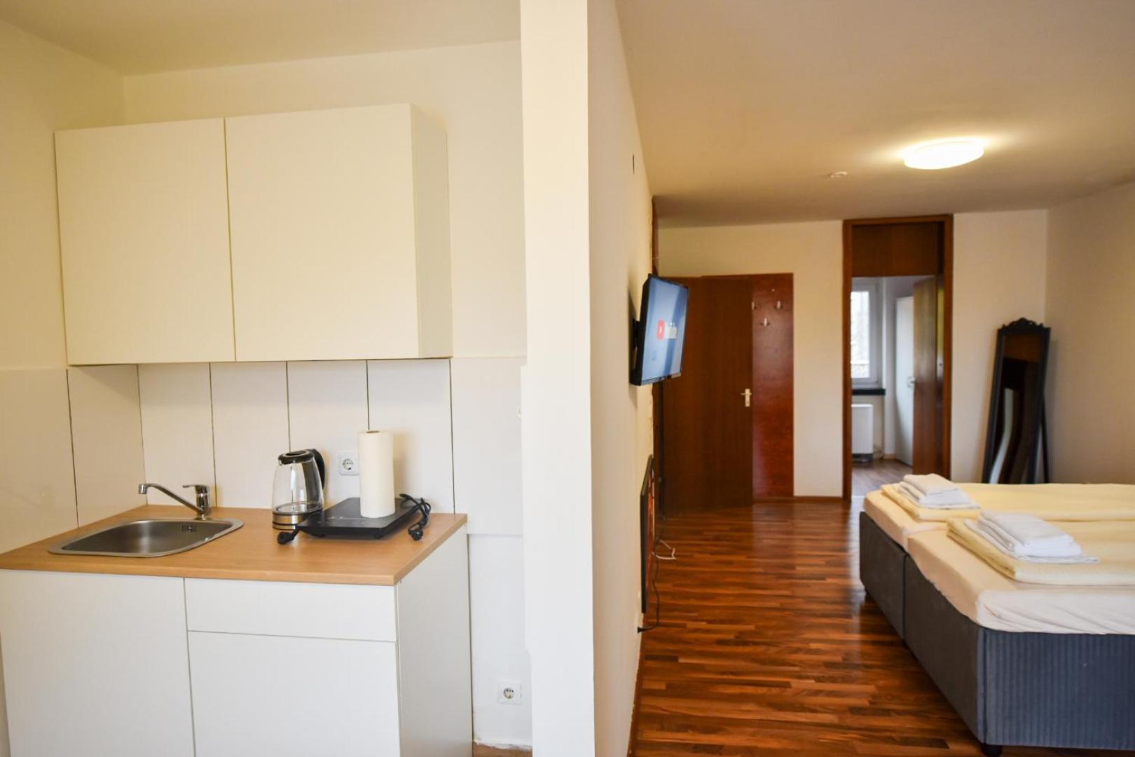 Im Mit Eigene Kueche Bad Balkon Parkplatz Netflix Nuremberg