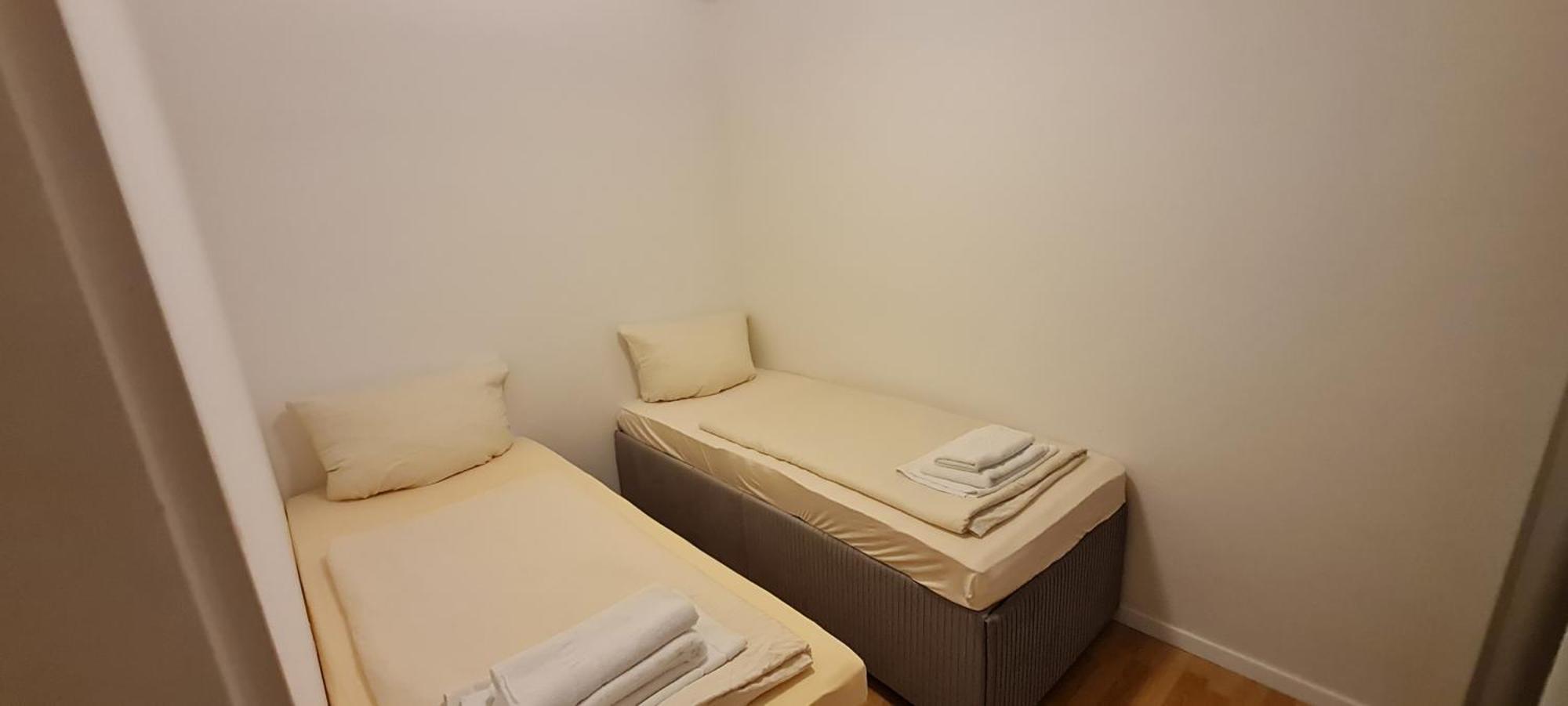 Im Mit Eigene Kueche Bad Balkon Parkplatz Netflix Apartment *