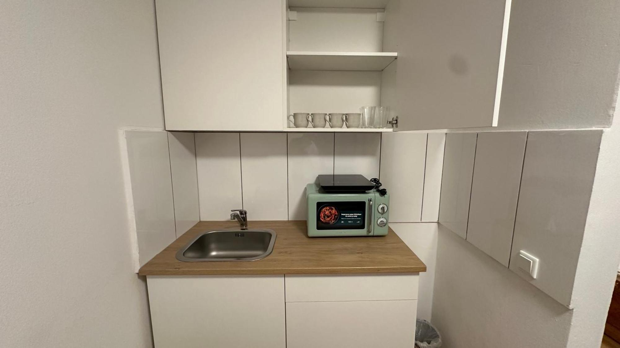 Apartment Im Mit Eigene Kueche Bad Balkon Parkplatz Netflix Nuremberg